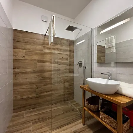 Casa Mariett - Larihome A92 Apartment *